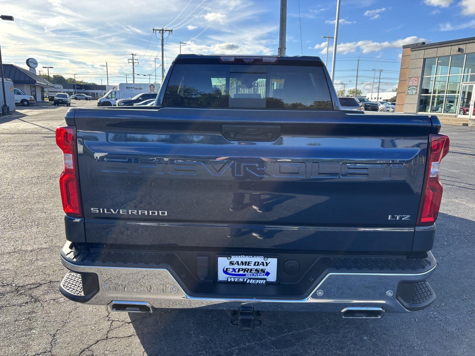 Used 2022 Northsky Blue Metallic Chevrolet LTZ image 6