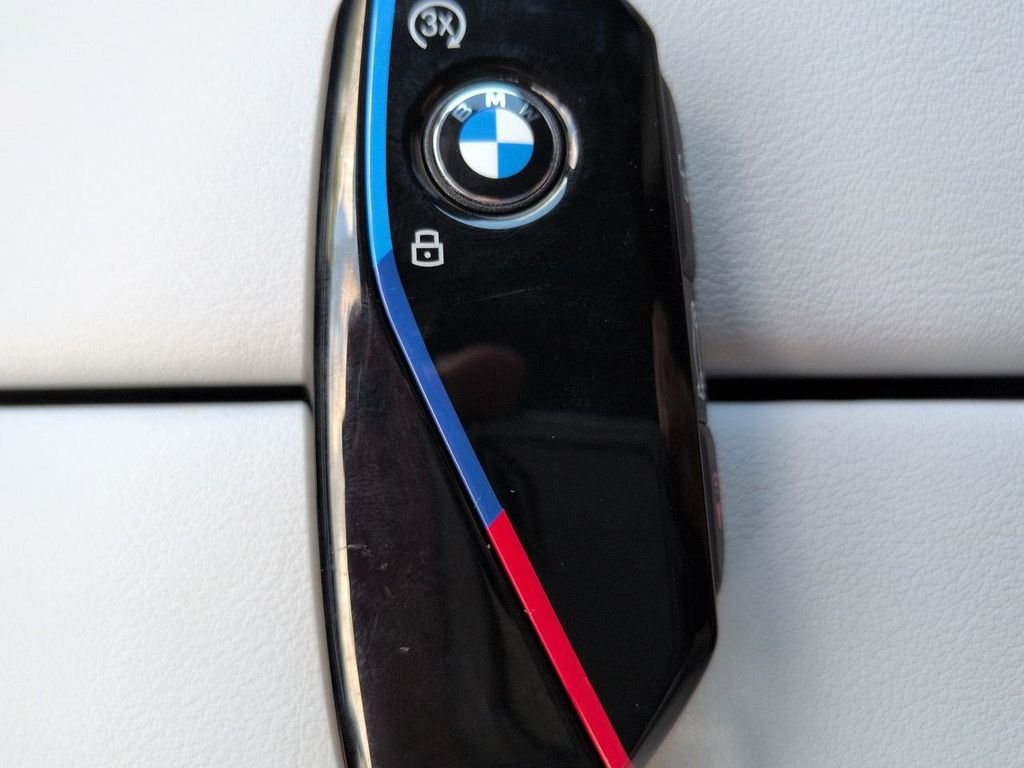 New 2026 Black Sapphire Metallic BMW M60i image 30