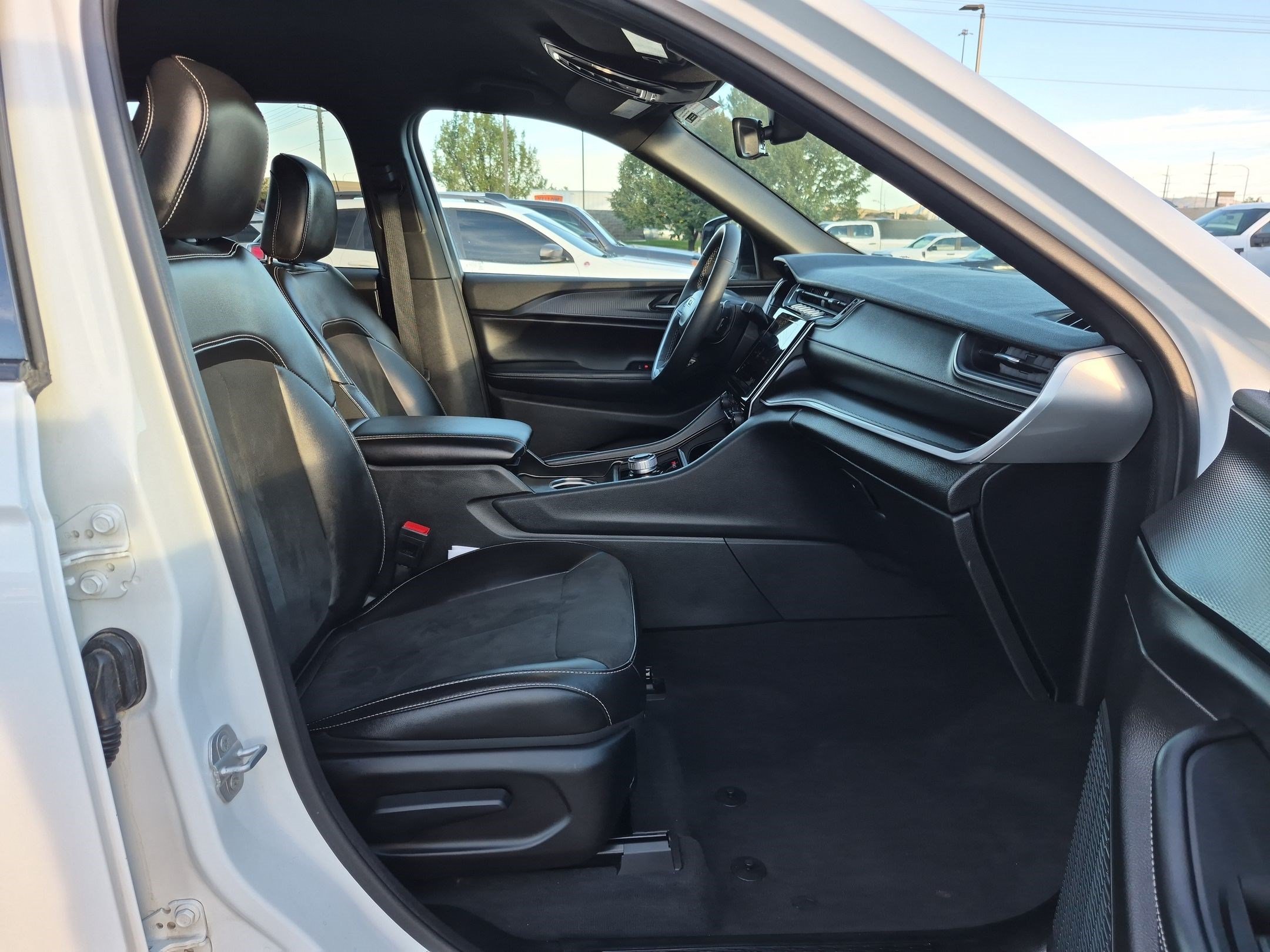 Used 2025 Bright White Clearcoat Jeep Altitude image 30