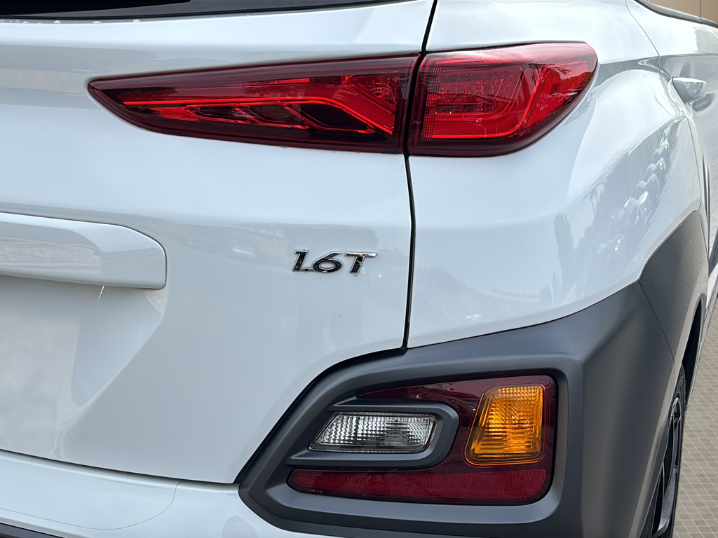 Used 2021 Chalk White Hyundai NIGHT image 13