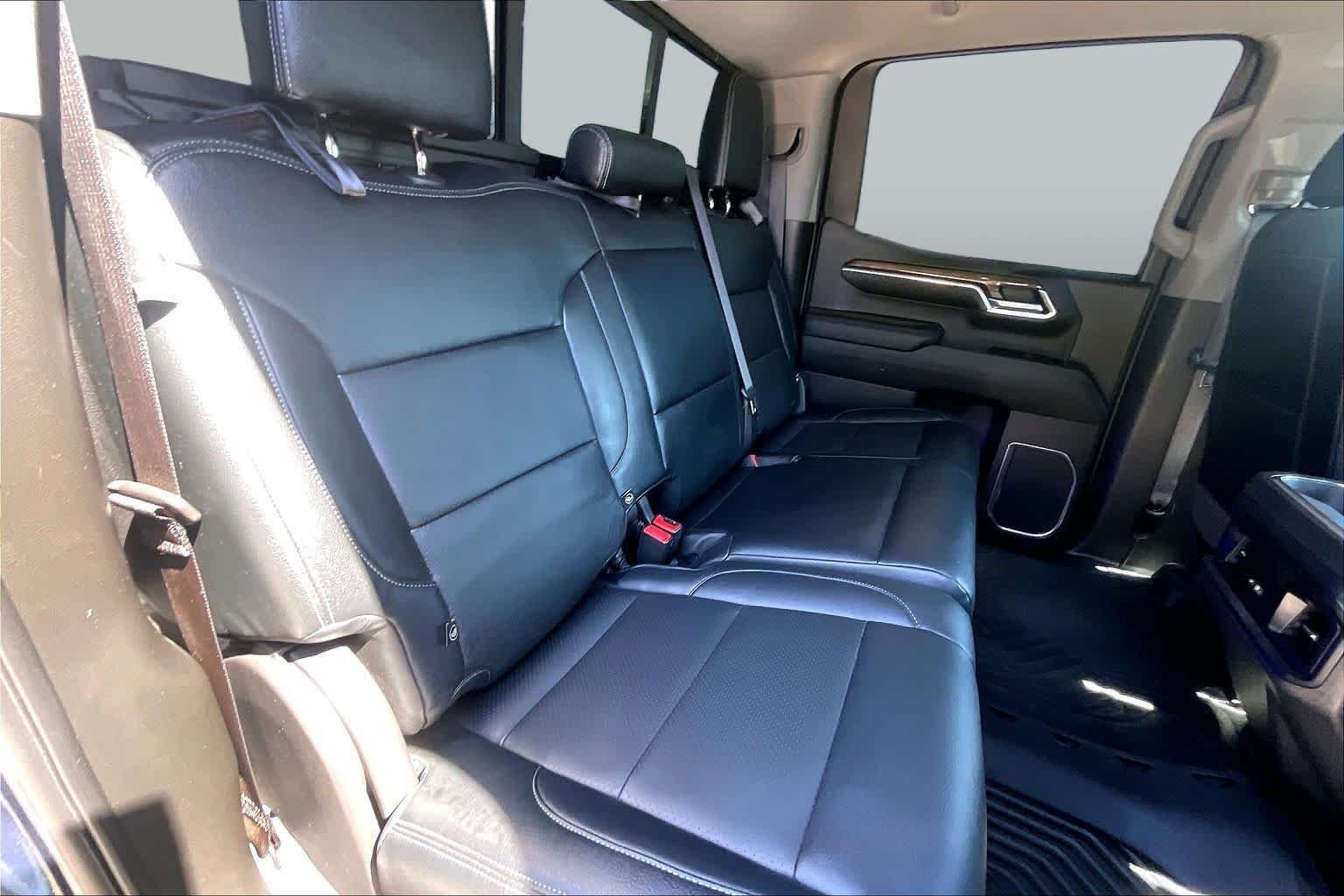 Used 2022 Northsky Blue Metallic Chevrolet LT image 19