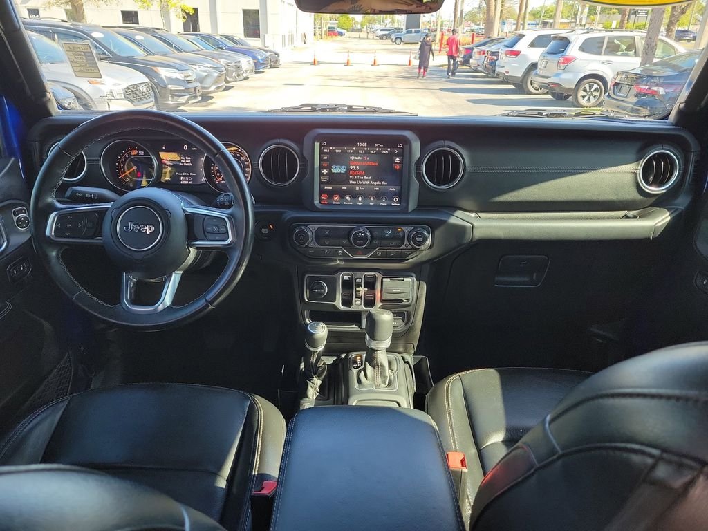 Used 2020 Blue Jeep Unlimited Sahara image 17