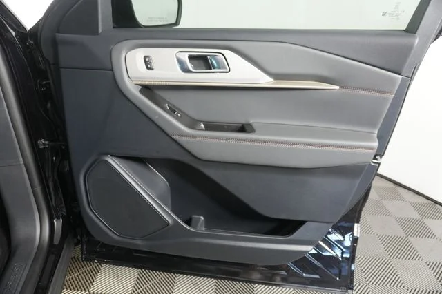 New 2026 Agate Black Metallic Ford Active image 31