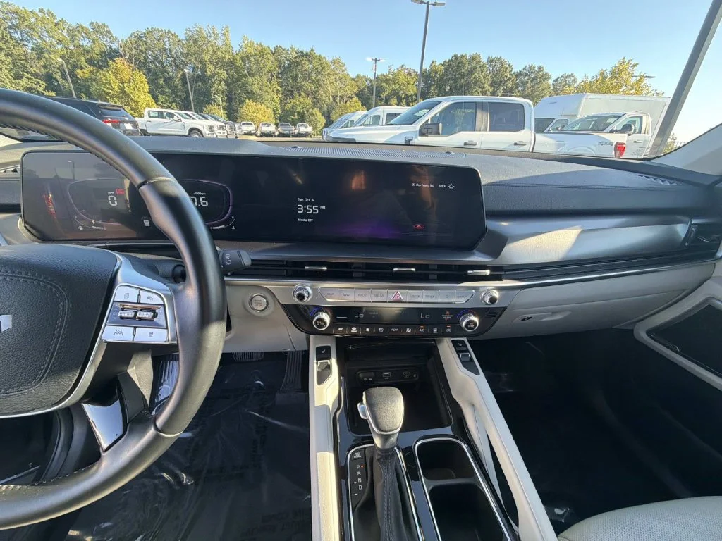 Used 2024 Gray Kia S image 21