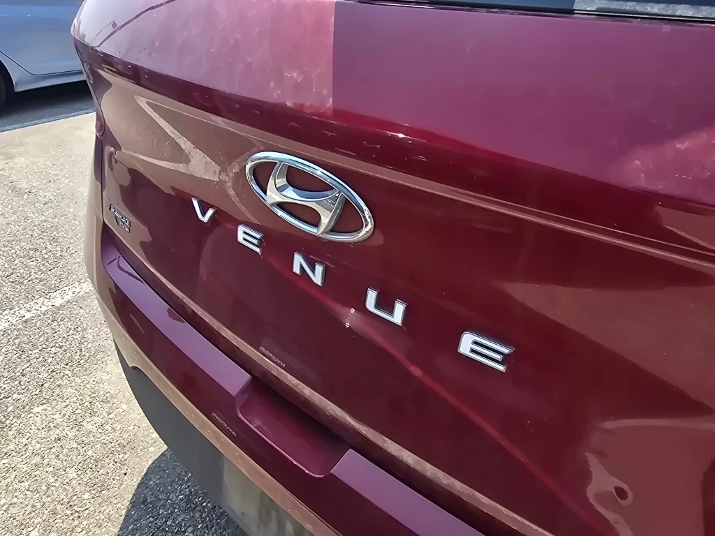 Used 2024 Ultimate Red Hyundai Limited image 9