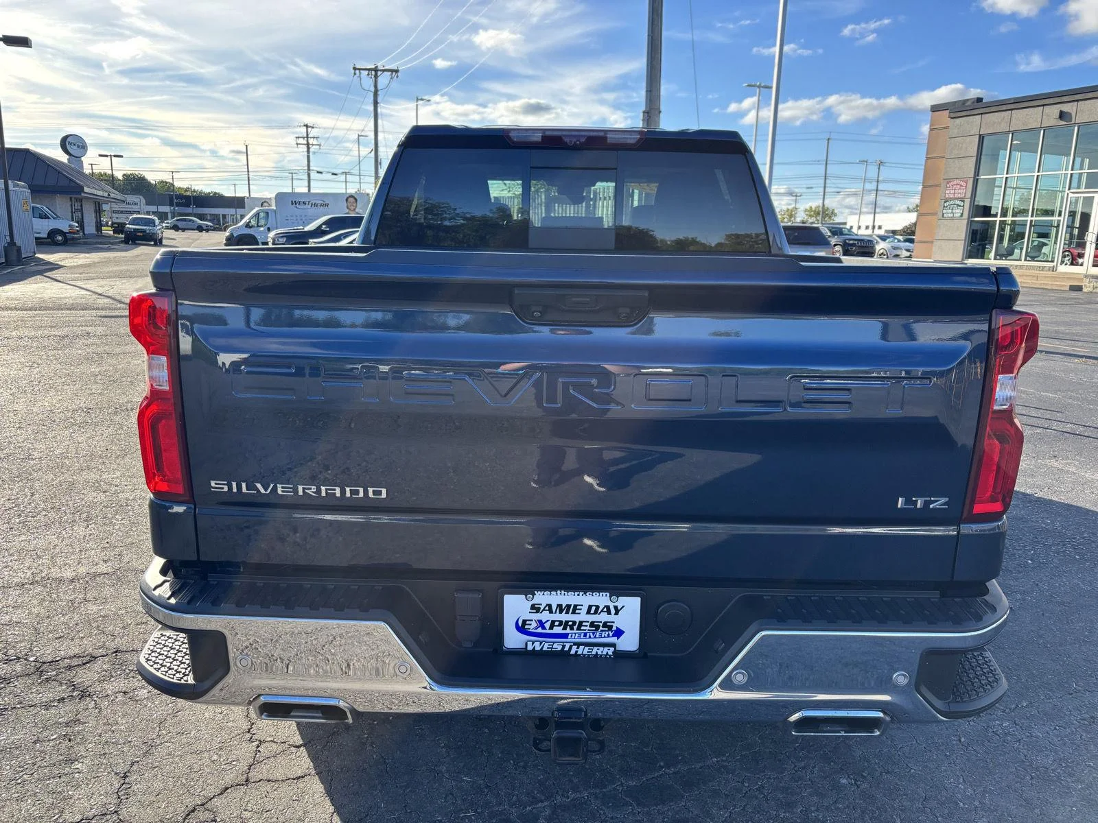 Used 2022 NORTHSKY BLUE METALLIC Chevrolet LTZ image 6