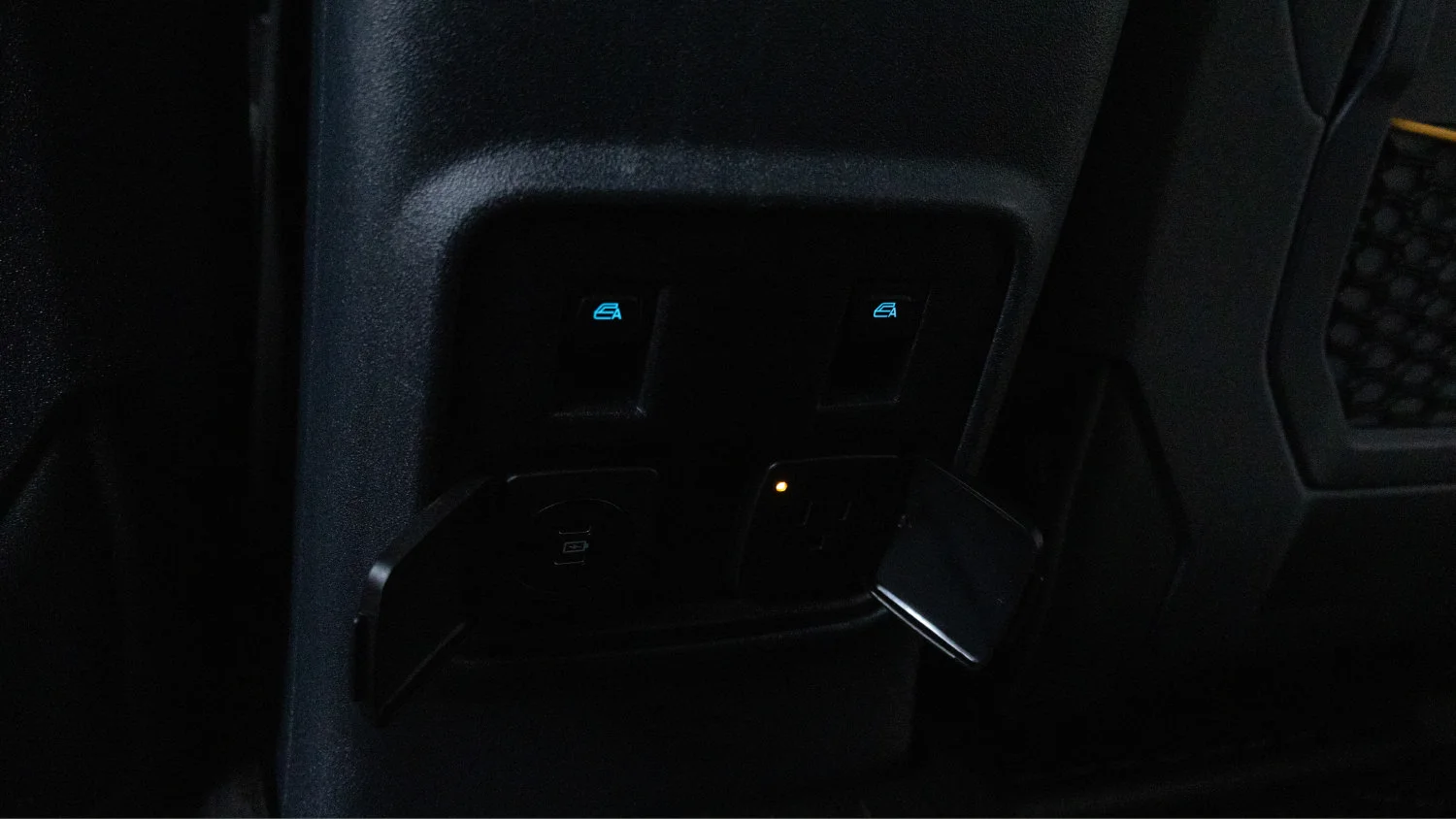 Used 2024 Gray Ford Badlands image 26