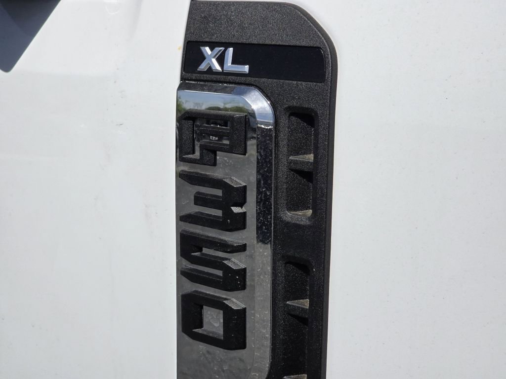 New 2026 Oxford White Ford XL image 25