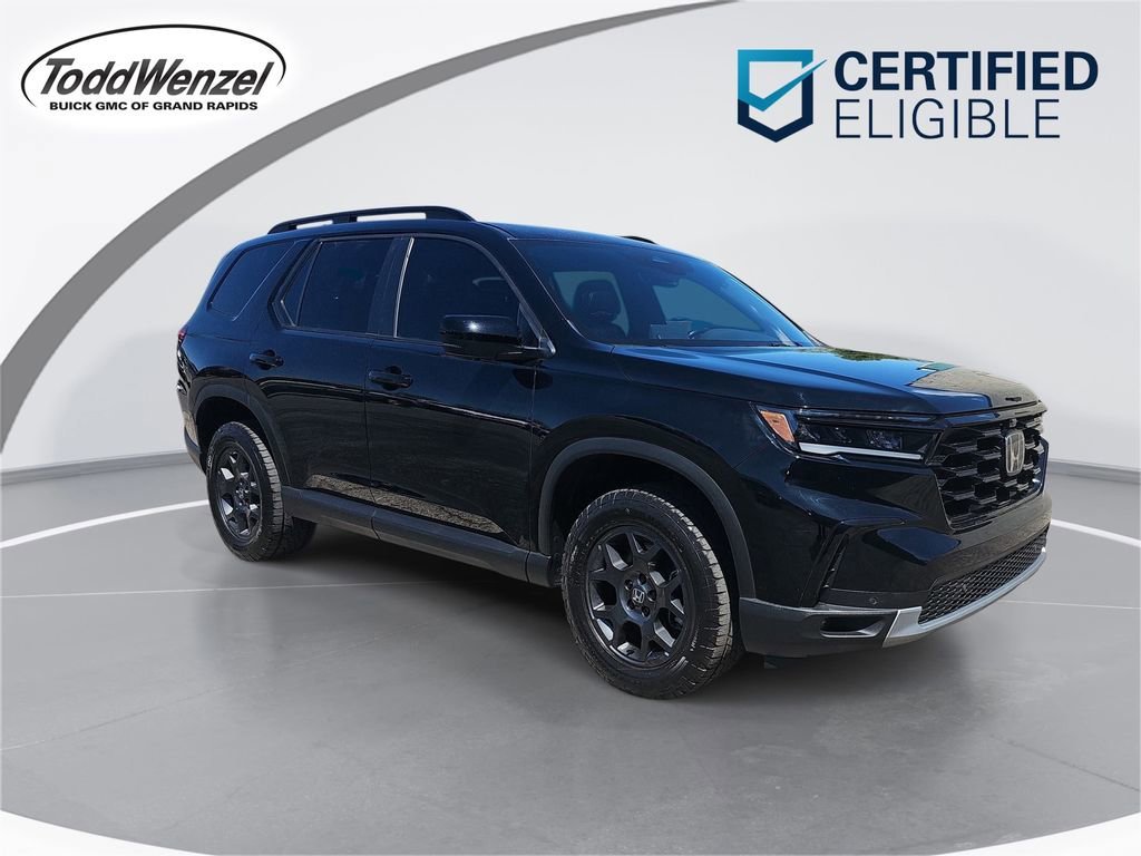 2025 Honda Pilot TrailSport AWD's photo