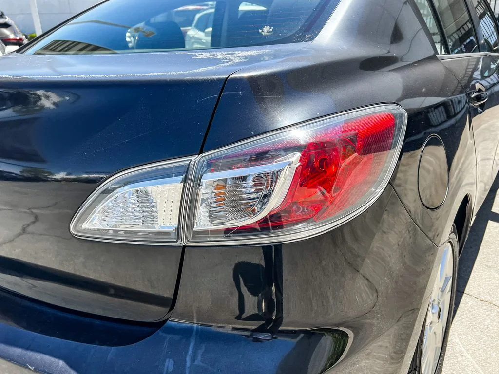 Used 2011 Black Mazda i Touring image 8