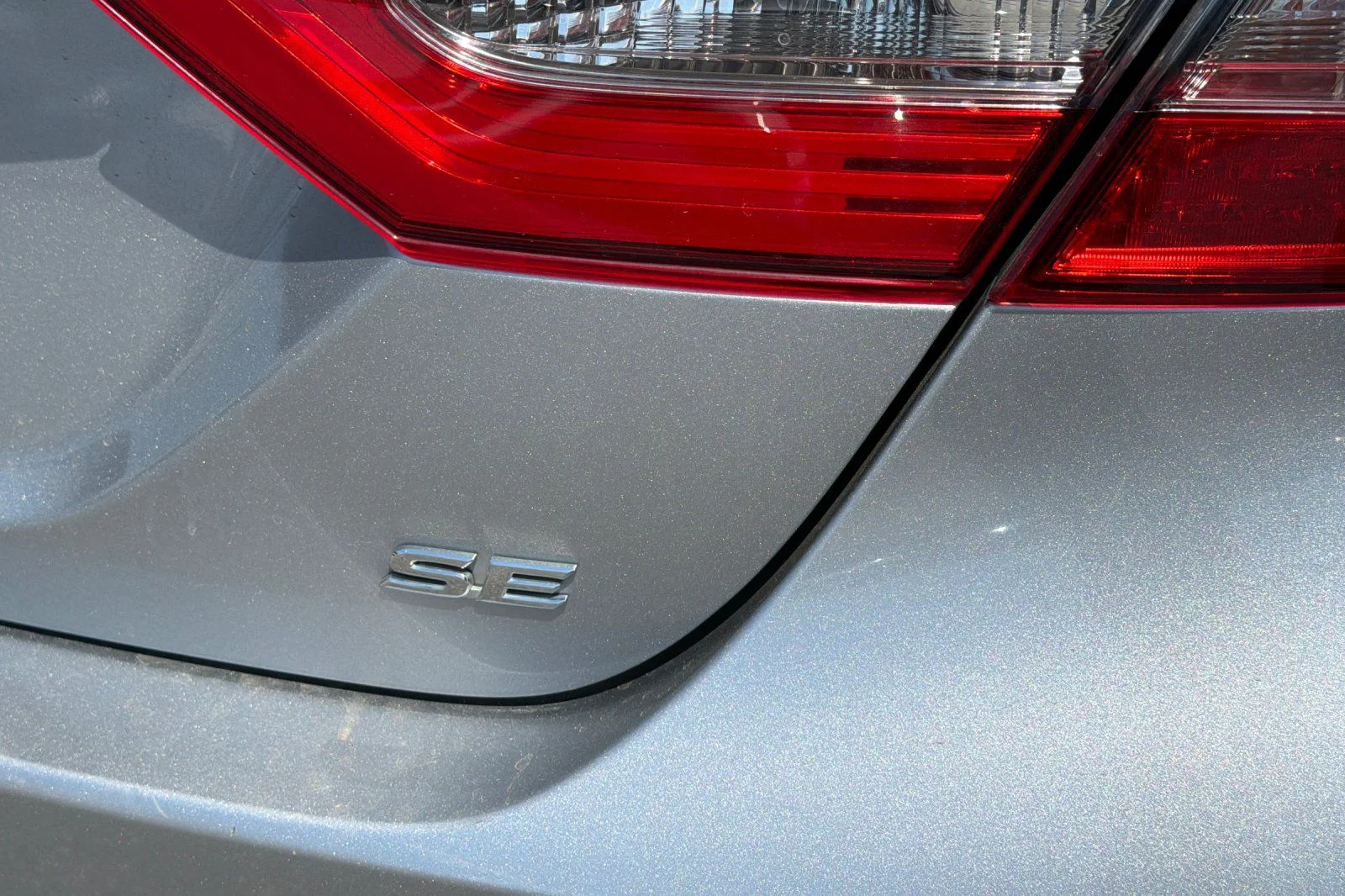 Used 2019 Silver Toyota SE image 7