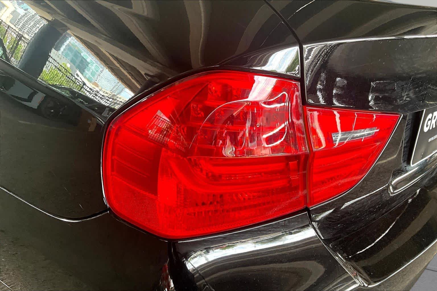 Used 2011 Jet Black BMW 328i image 27