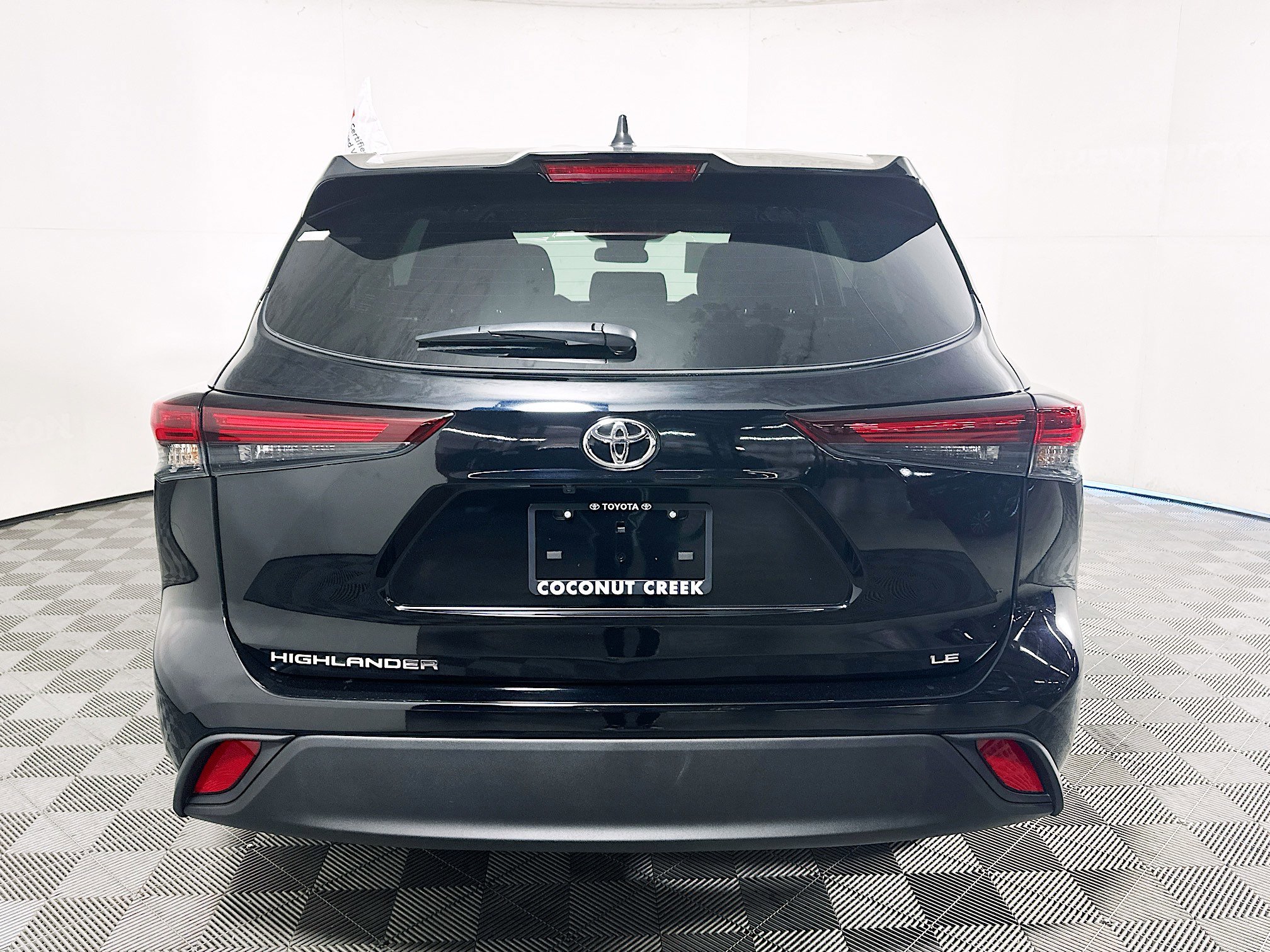 2025 Toyota Highlander thumbnail 6