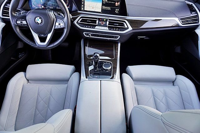 Used 2023 Gray BMW xDrive40i image 21