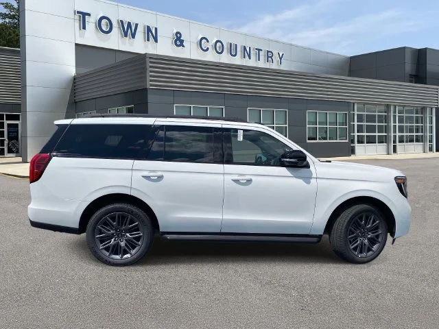 New 2026 Star White Metallic Tri-Coat Ford Platinum image 3