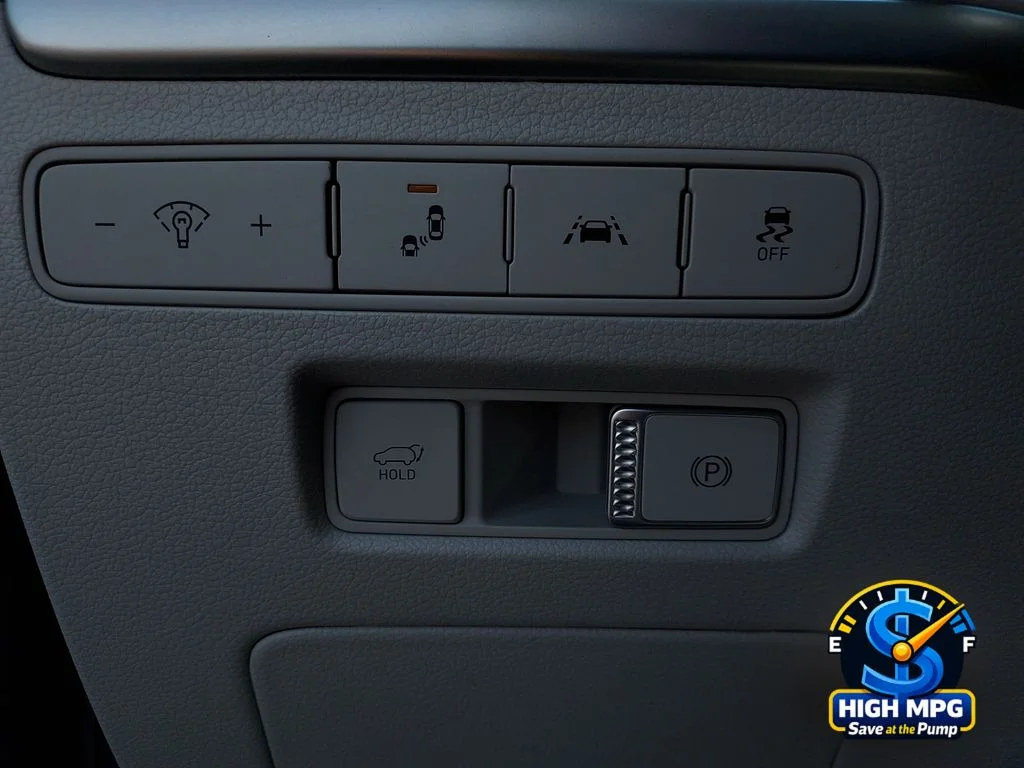 Used 2022 Black Hyundai SEL image 18
