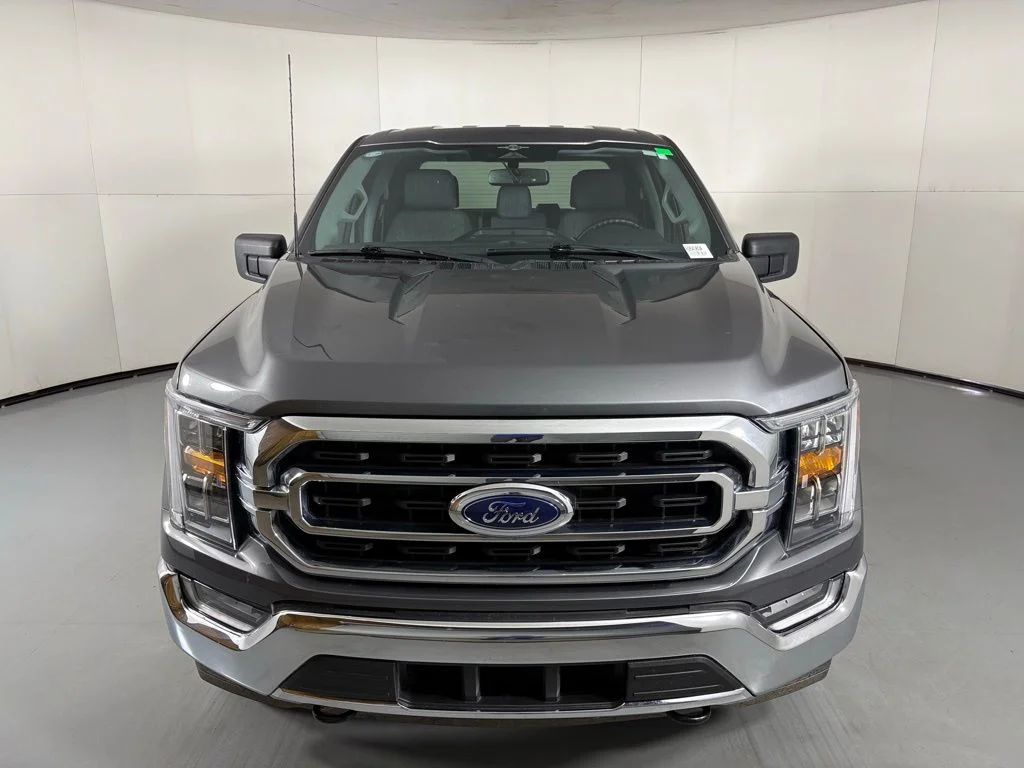Used 2023 Gray Ford XLT image 3