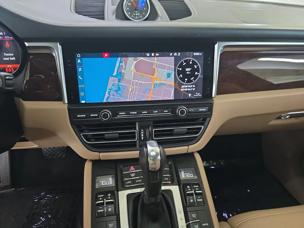 2021 Porsche Macan S - Photo 13