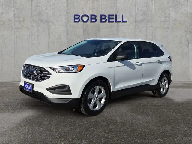 Used 2022 White Ford SE image 1
