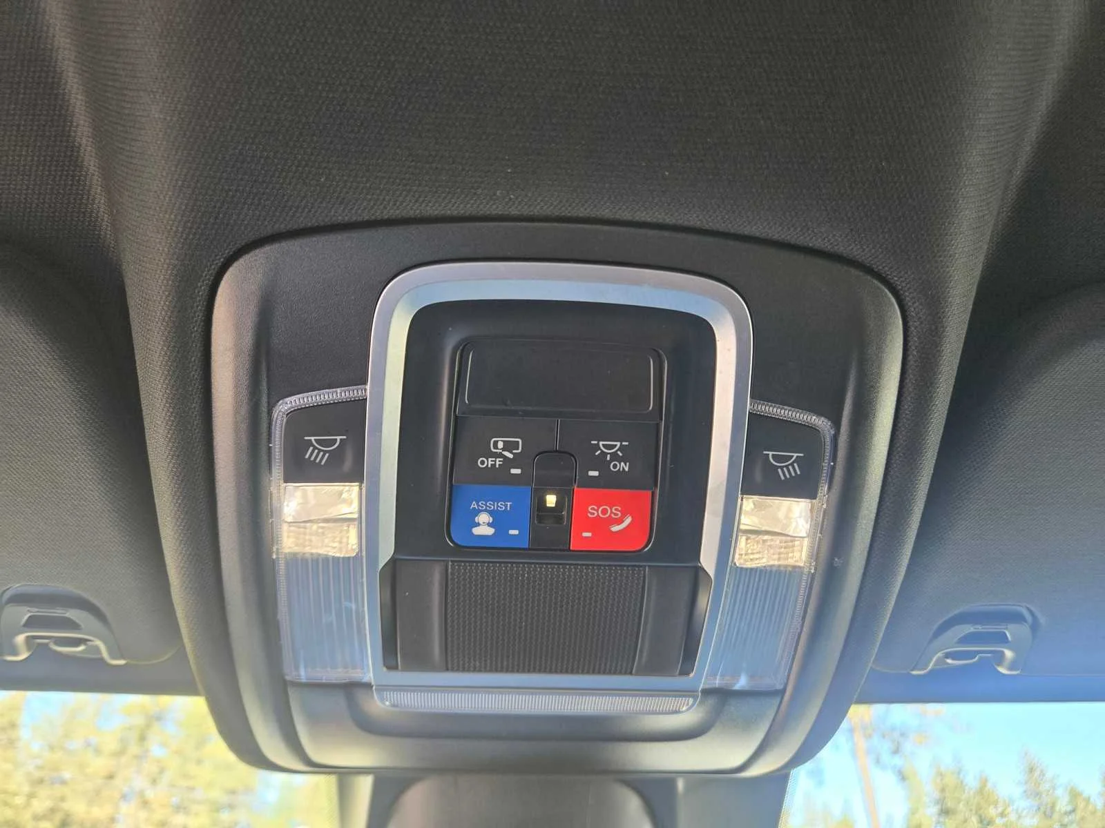 Used 2024  Ram Laramie image 19