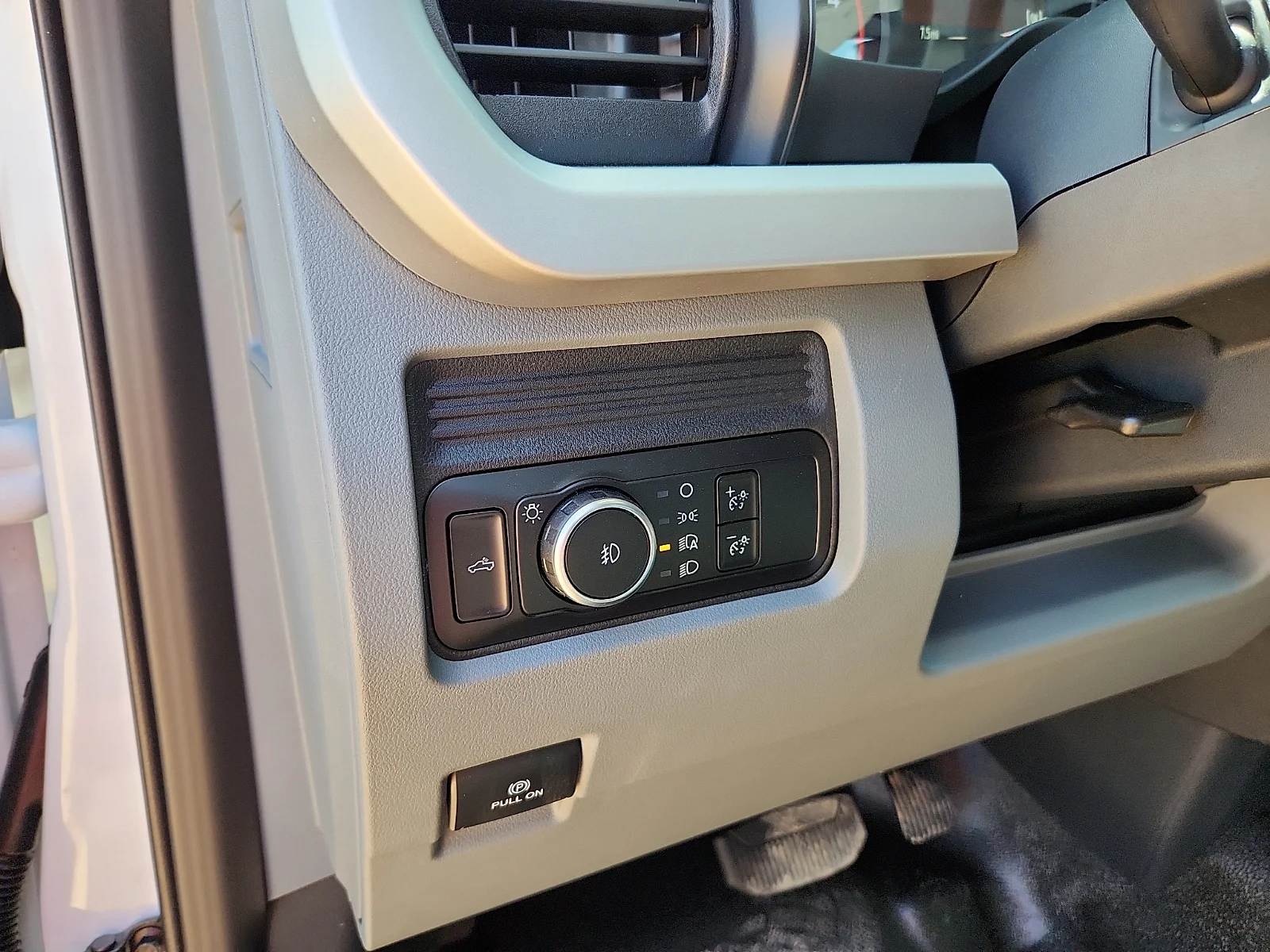 New 2026 Oxford White Ford F-450® XL image 16