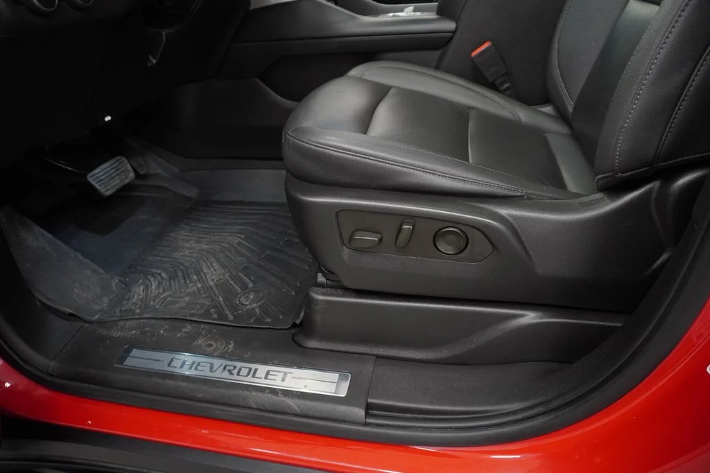 Used 2022 Red Chevrolet LT image 46