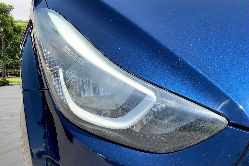 Used 2015 Blue Hyundai SE image 28