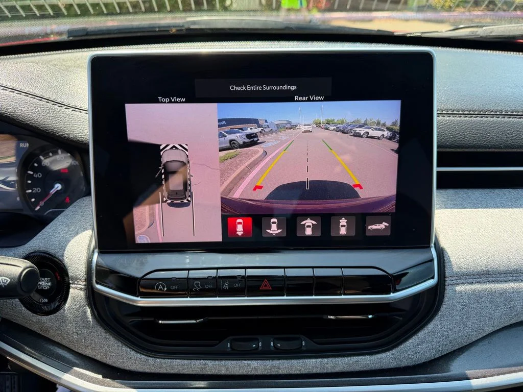 Used 2023 Redline Pearlcoat Jeep Latitude Lux image 21