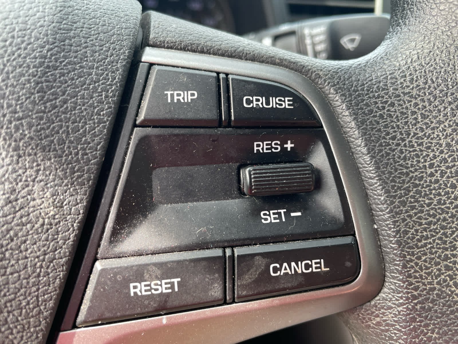Used 2018 Electric Blue Metallic Hyundai SE image 11