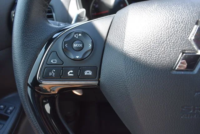 Used 2025 Silver Mitsubishi SEL image 21