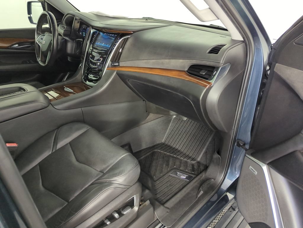 Used 2020 SHADOW METALLIC Cadillac Premium Luxury image 39