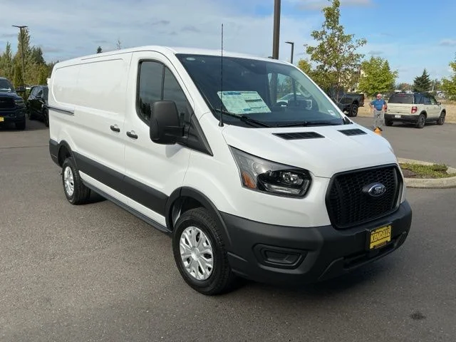 New 2025 Oxford White Ford Base image 3