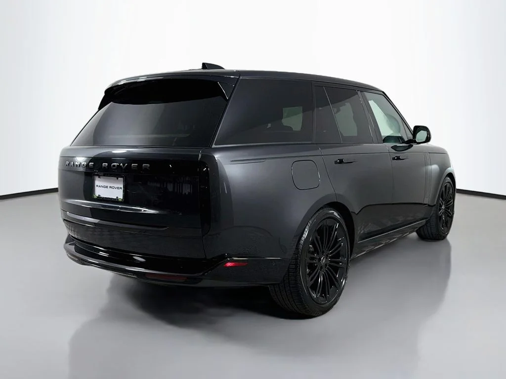 Certified Used 2024 Gray Land Rover SE image 5