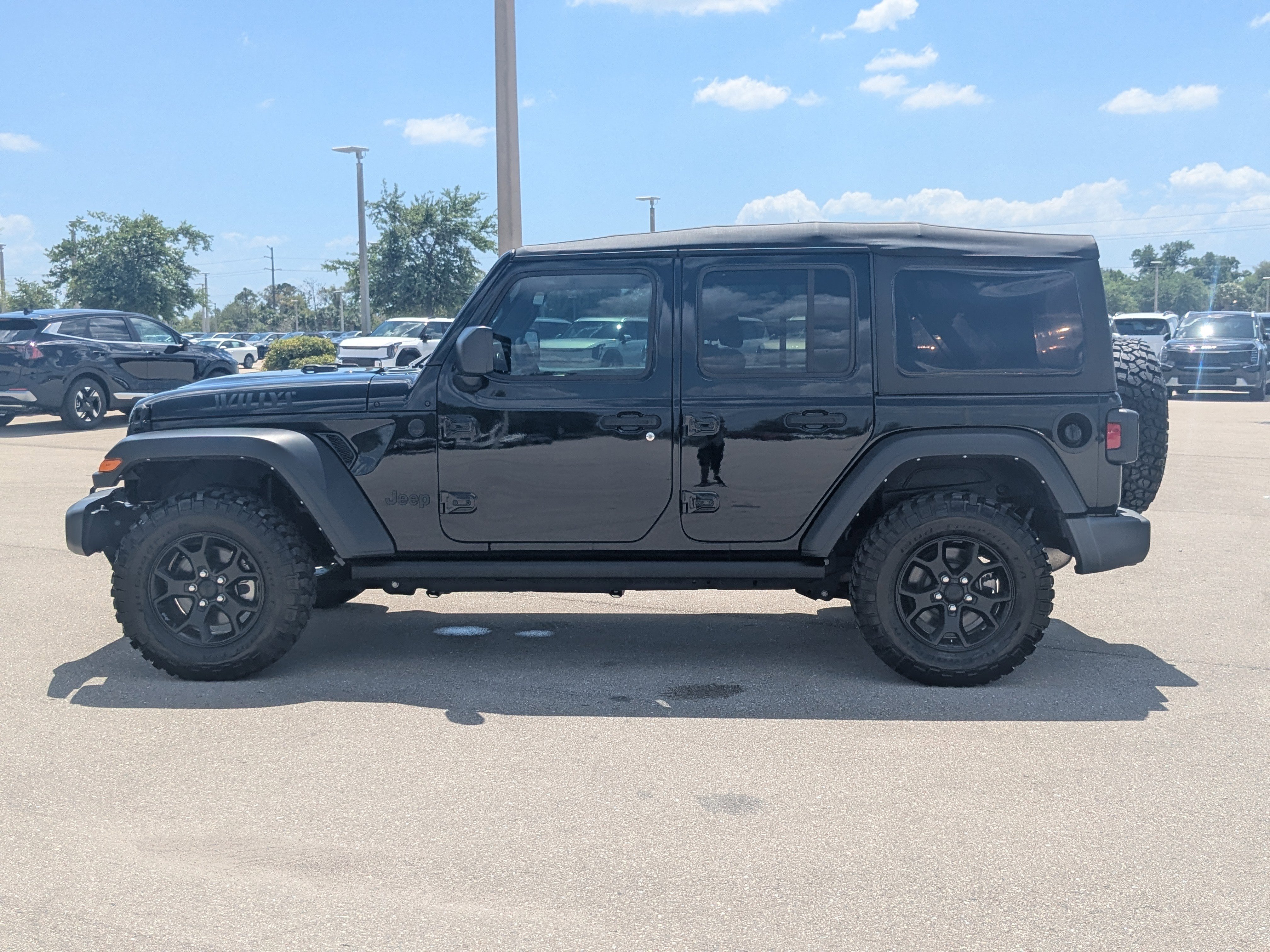 2022 Jeep Wrangler Unlimited Willys Sport - Photo 9
