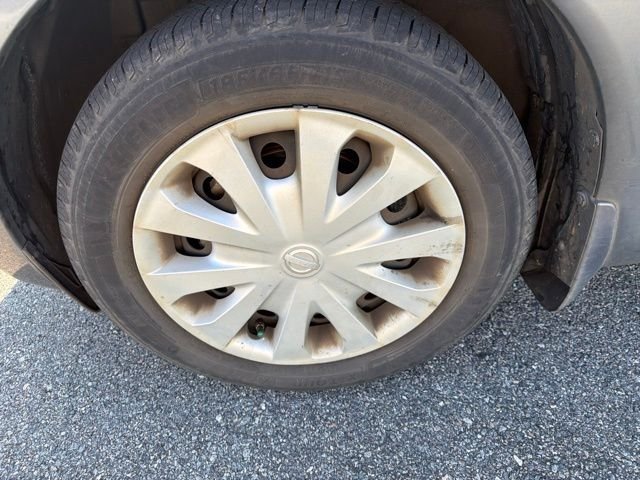 Used 2016 Gray Nissan S Plus image 9