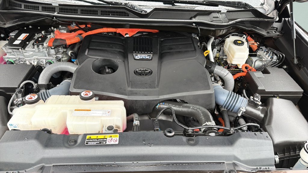 Used 2024  Toyota Limited image 27