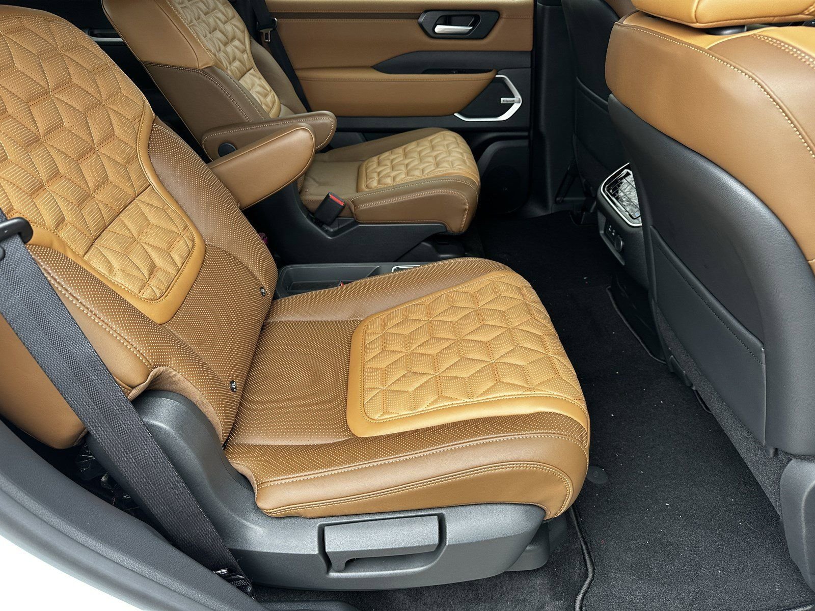 New 2026 White Nissan Platinum Reserve image 16