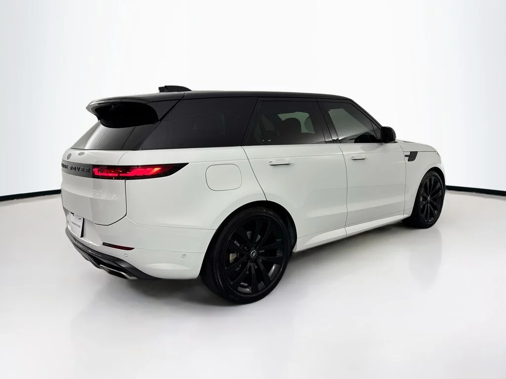 Certified Used 2025 White Land Rover Dynamic SE image 5