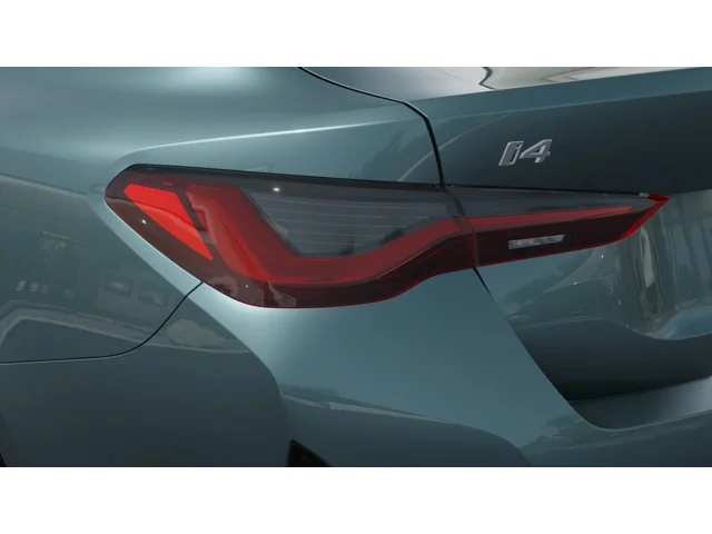 New 2026 Cape York Green Metallic BMW xDrive40 image 8