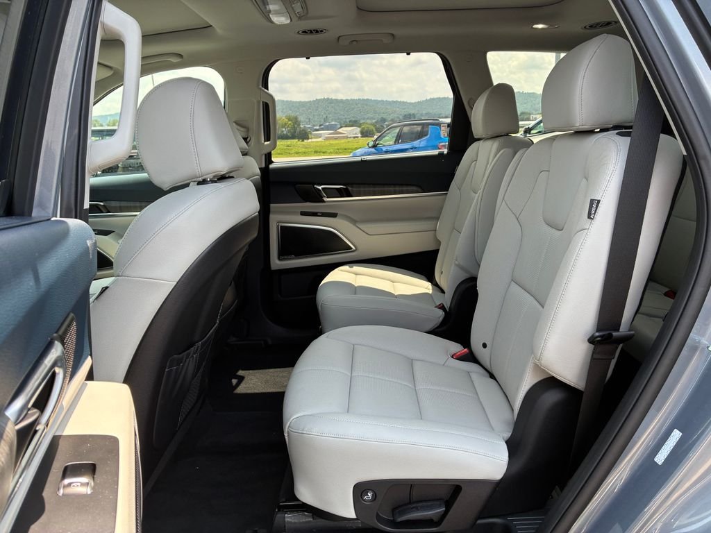 Certified Used 2025 Silver Kia SX image 20
