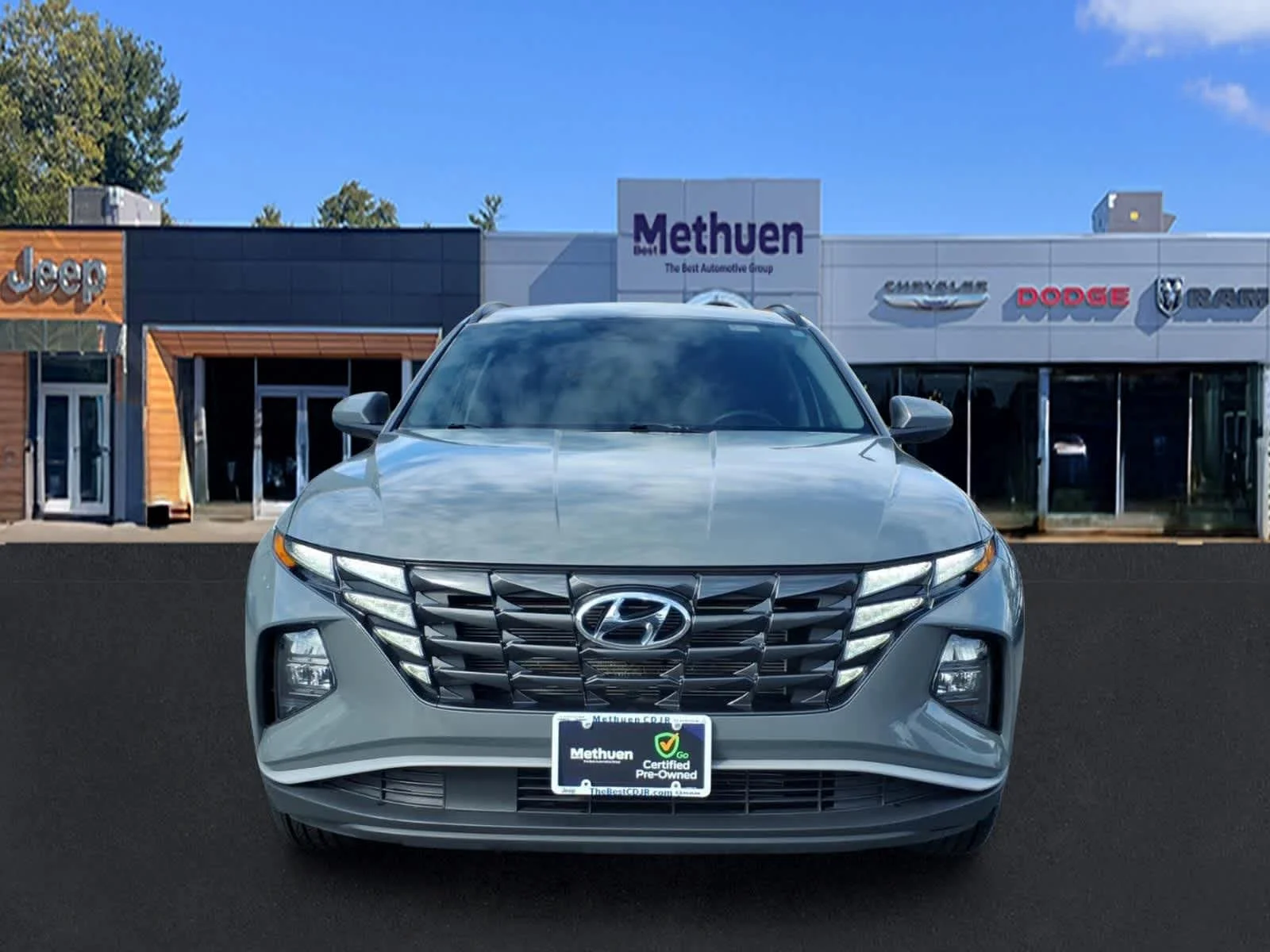 Used 2024 Hampton Gray Hyundai SEL image 11