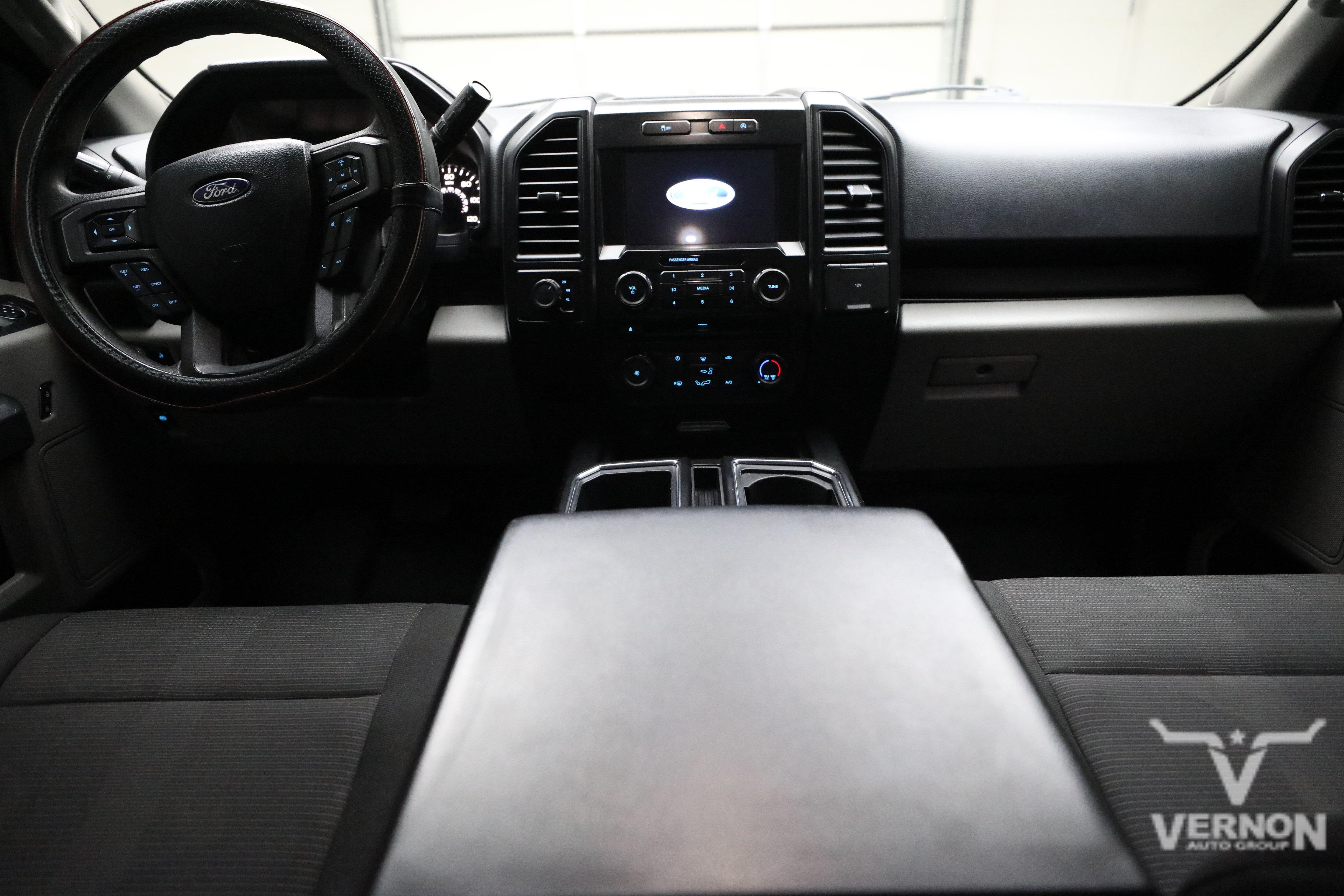 Used 2017 Shadow Black Ford Y image 13