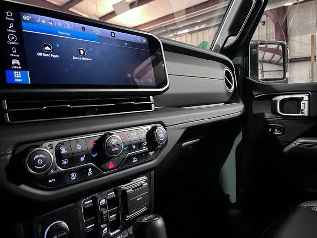 Used 2024 Gray Jeep Sahara image 20