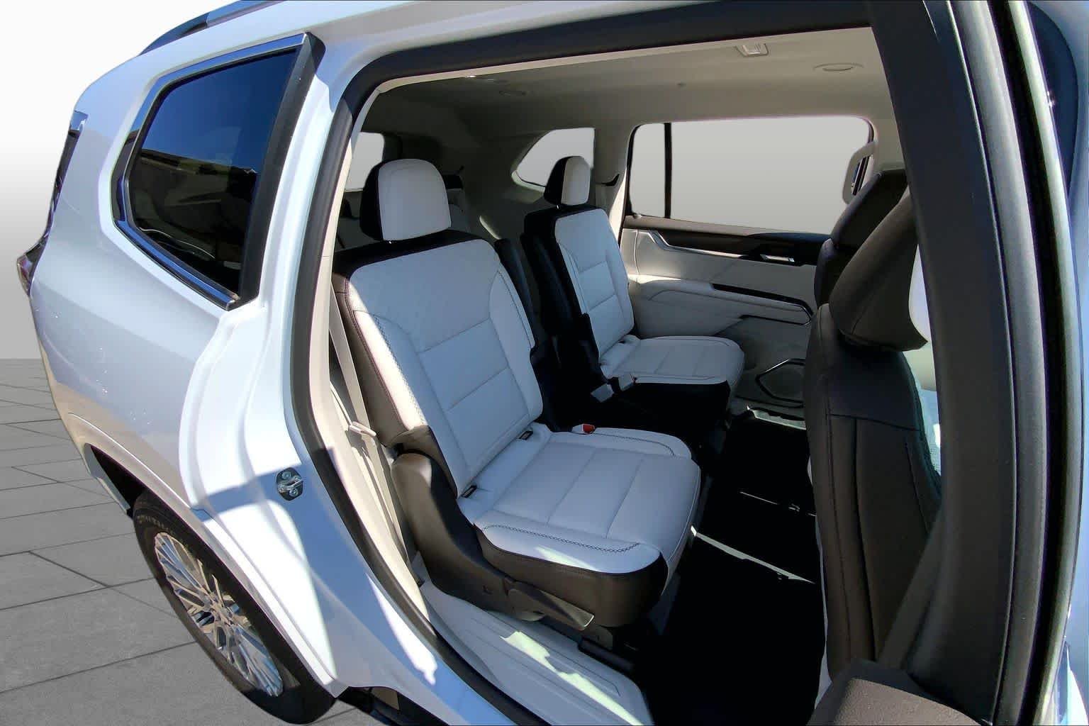 Used 2026 Glacier White Tricoat GMC FWD Denali image 20