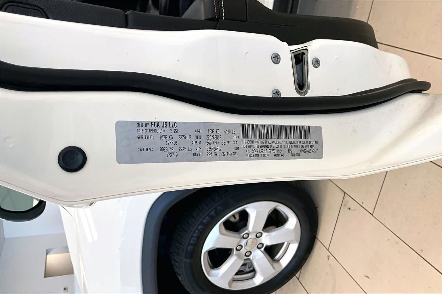 Used 2020 White Clearcoat Jeep Latitude image 28