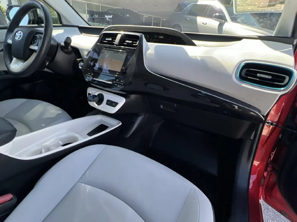 Used 2017 Red Toyota Four image 28