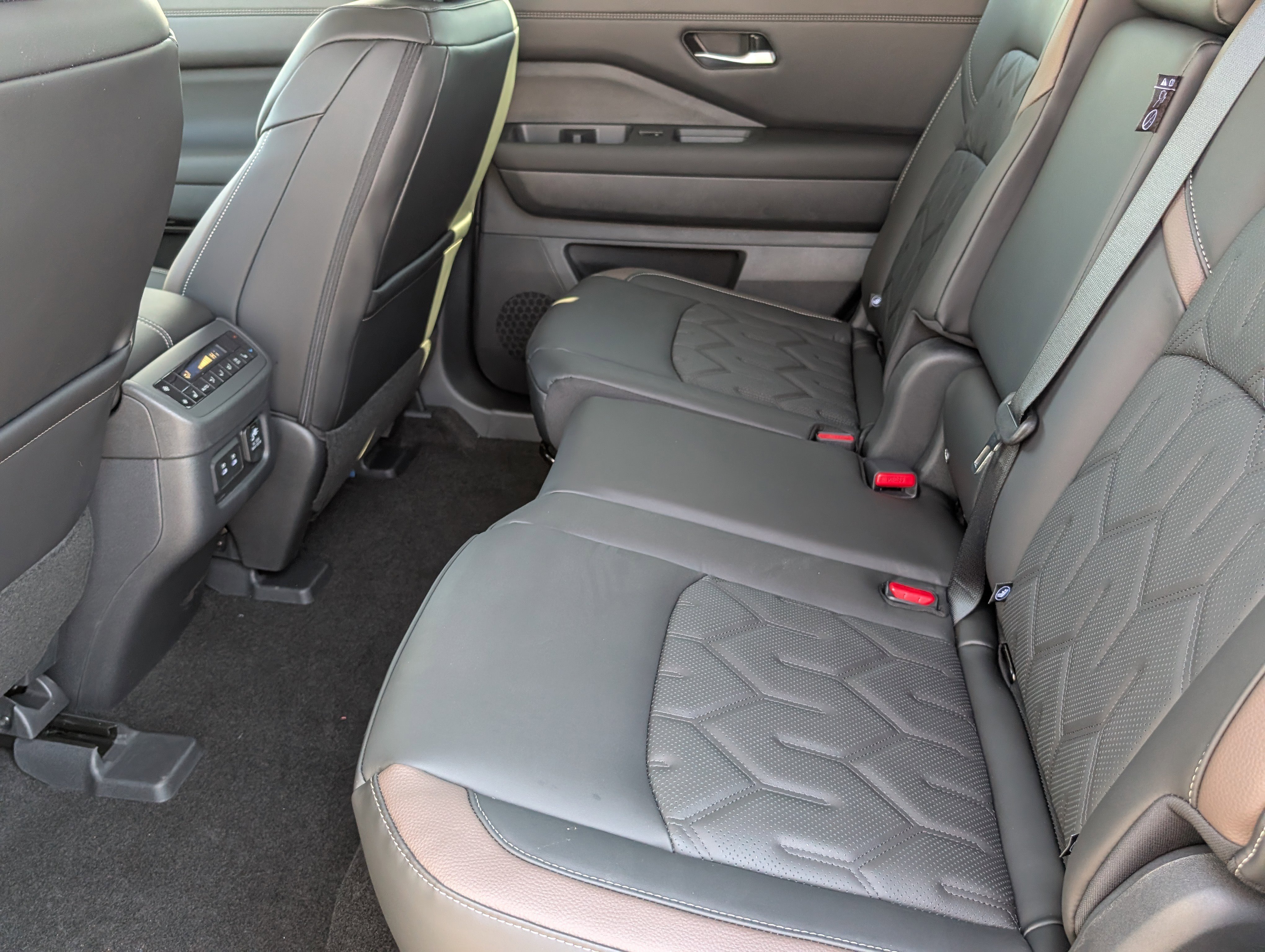 New 2026 Everest White Pearl TriCoat Nissan Platinum image 23