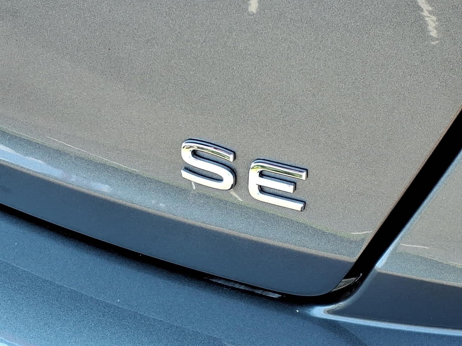 Used 2025  Volkswagen SE image 7