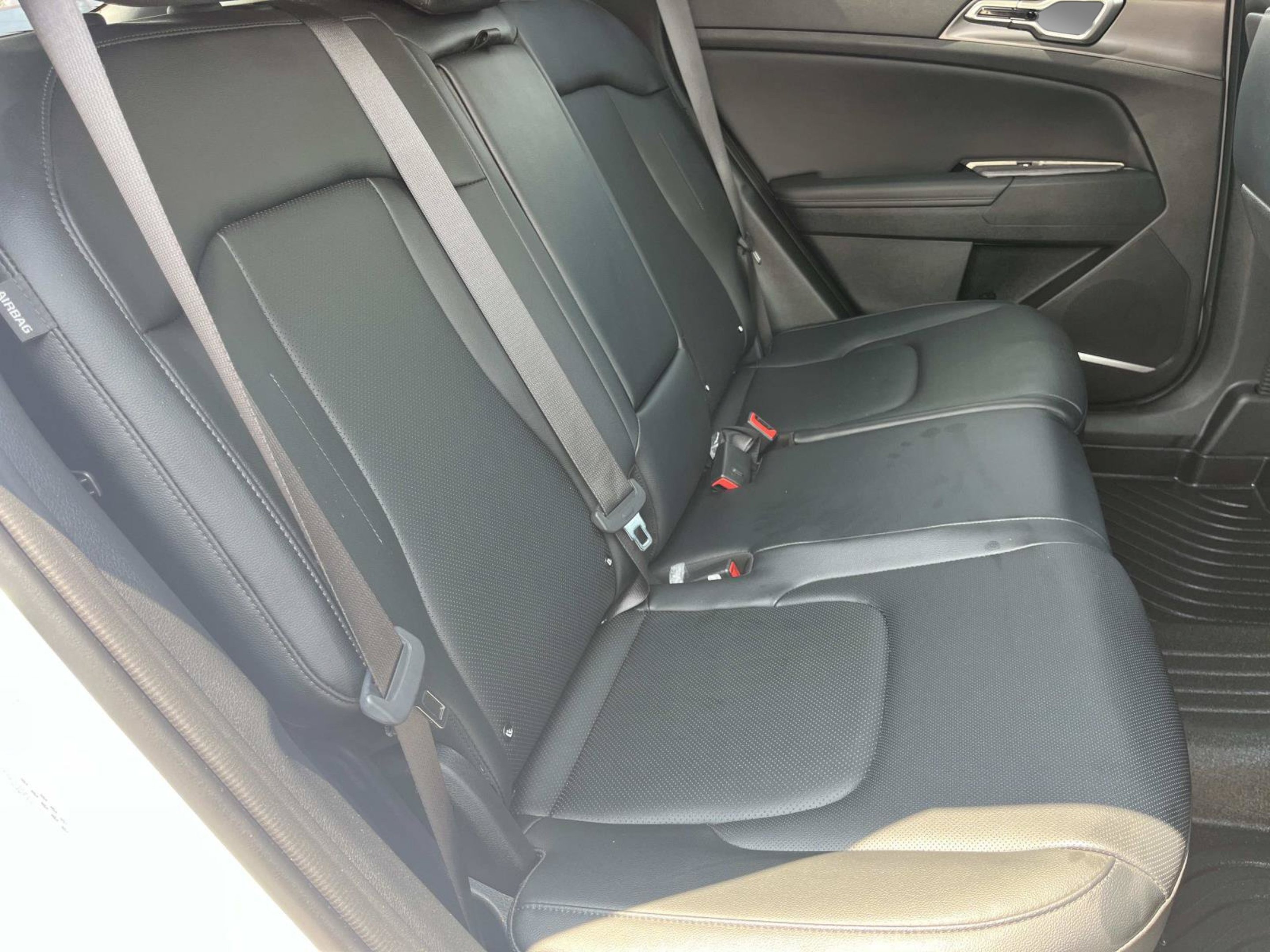 Used 2025 Glacial White Pearl Kia EX image 25