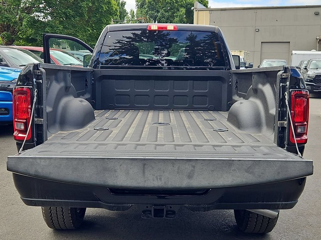 New 2026 Diamond Black Crystal Pearl-Coat Exterior Paint RAM Big Horn image 10